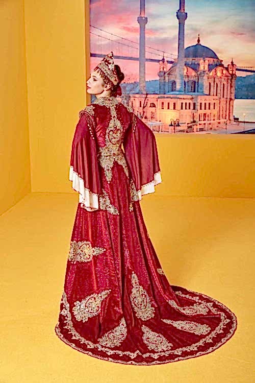 Alternative view of Bindallı Şalvarlı Model 1