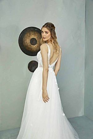 Alternative view of Helen 17