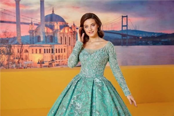 Alternative view of Nişanlık Prenses Model 1